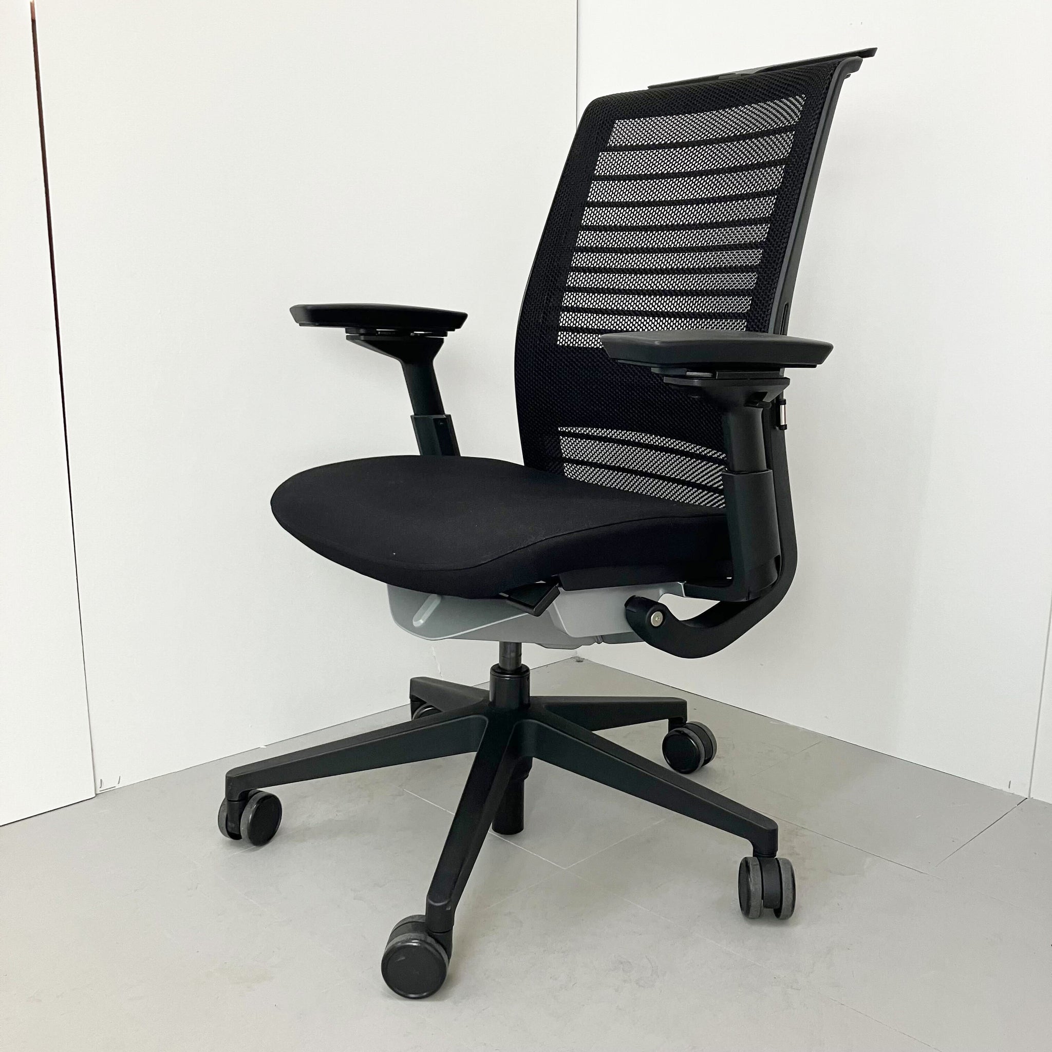 中古 出過ぎる S(美品)】オリジナルチェア KAY-01BK【＊使用期間：1  