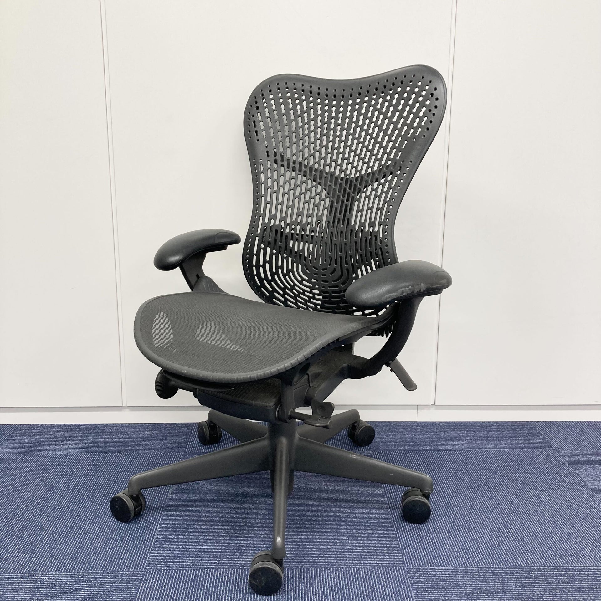 ハーマンミラー ミラ2チェア (Mirra おさまっ 2 Chair) 公式点検済み