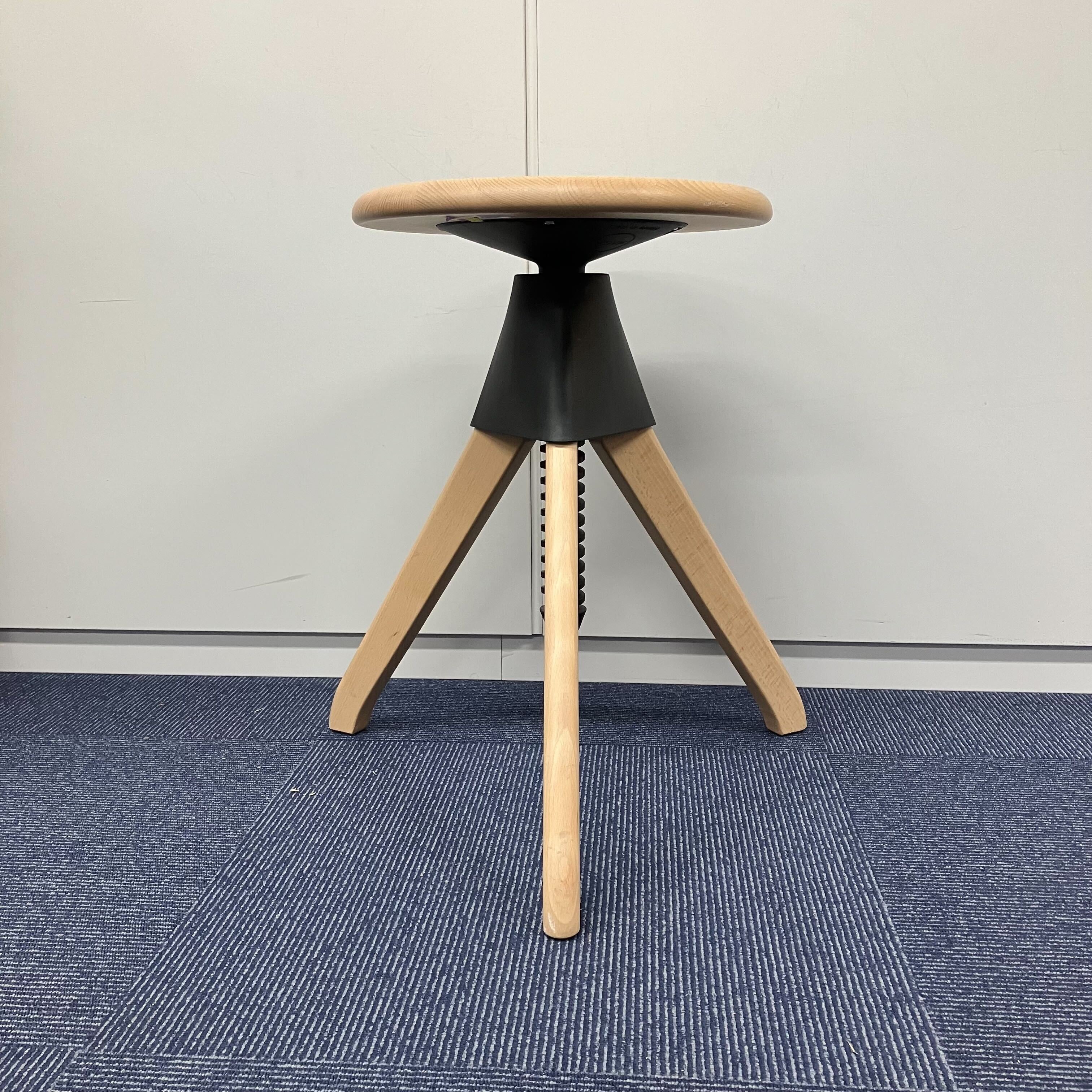 【中古A】TOM AND JERRY JERRY  (トムアンドジェリー ジェリー) Magis(マジス) スツール /  ブラック LOWタイプ