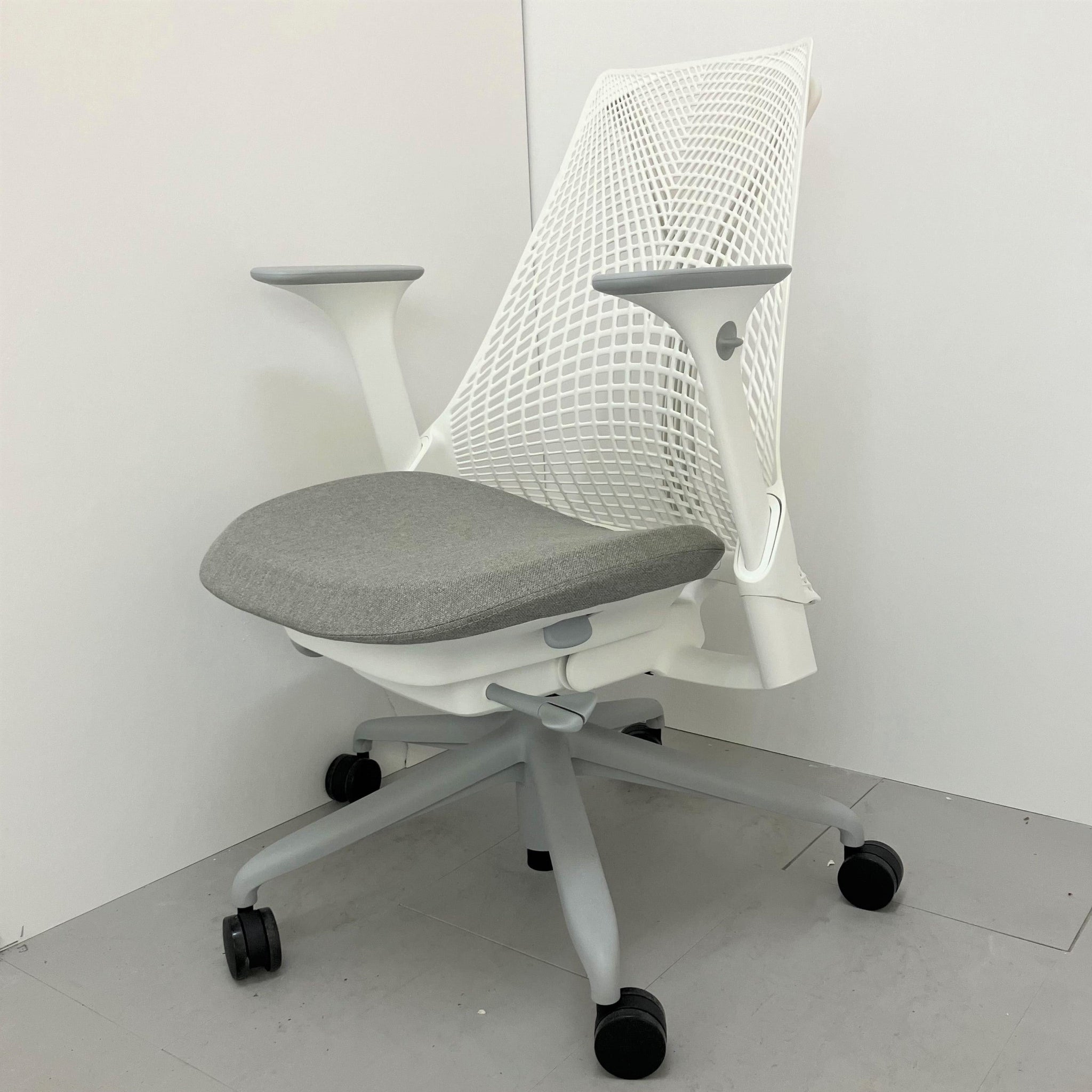 中古 S(美品)】AS1YA23HAN265BB98631HA09 | ハーマンミラー SAYL Chair オフィスチェア - Kaggマルシェ