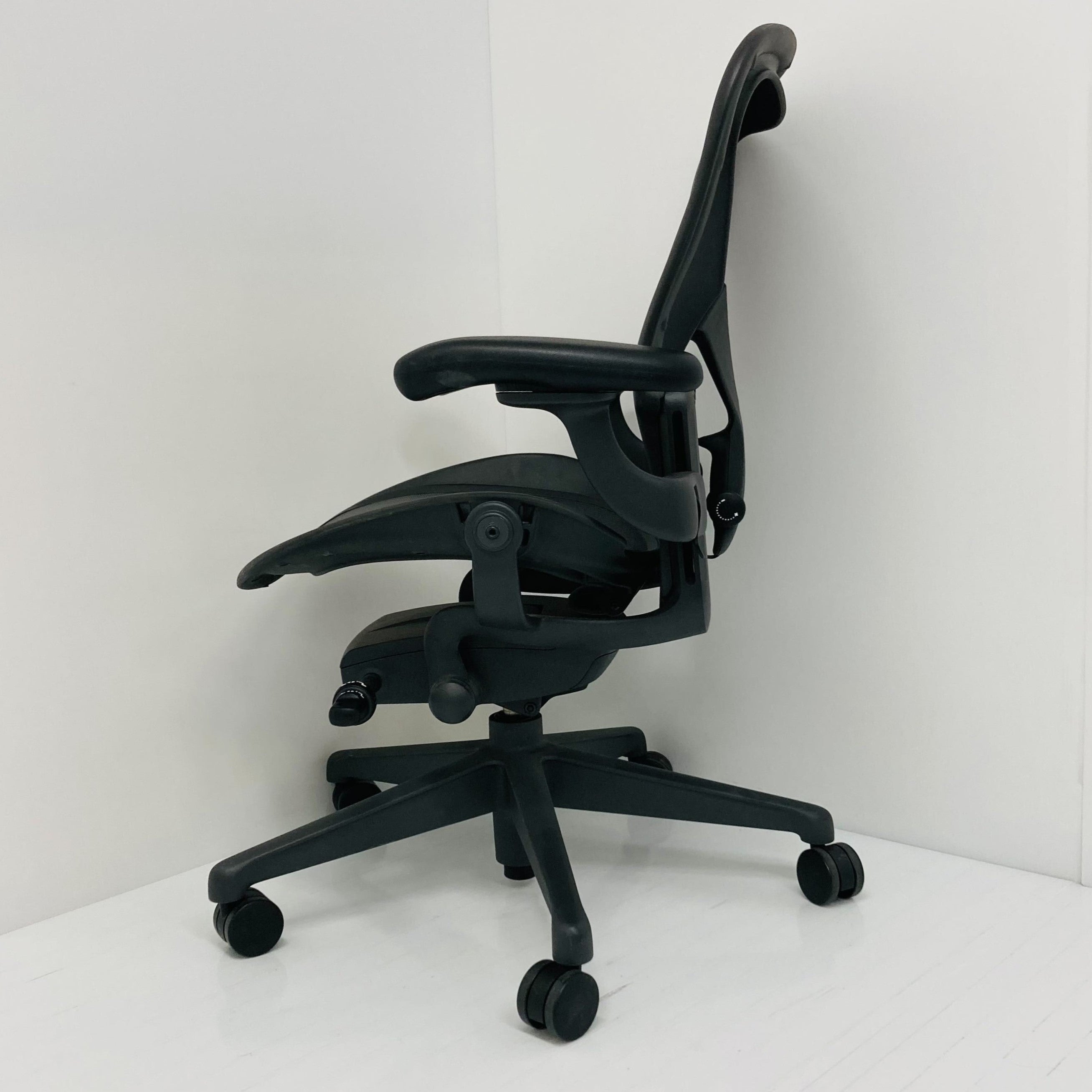 【中古 A(中古品)】Aeron Chair(アーロンチェア) AER1B23DW ALPG1G1G1BBBK23103