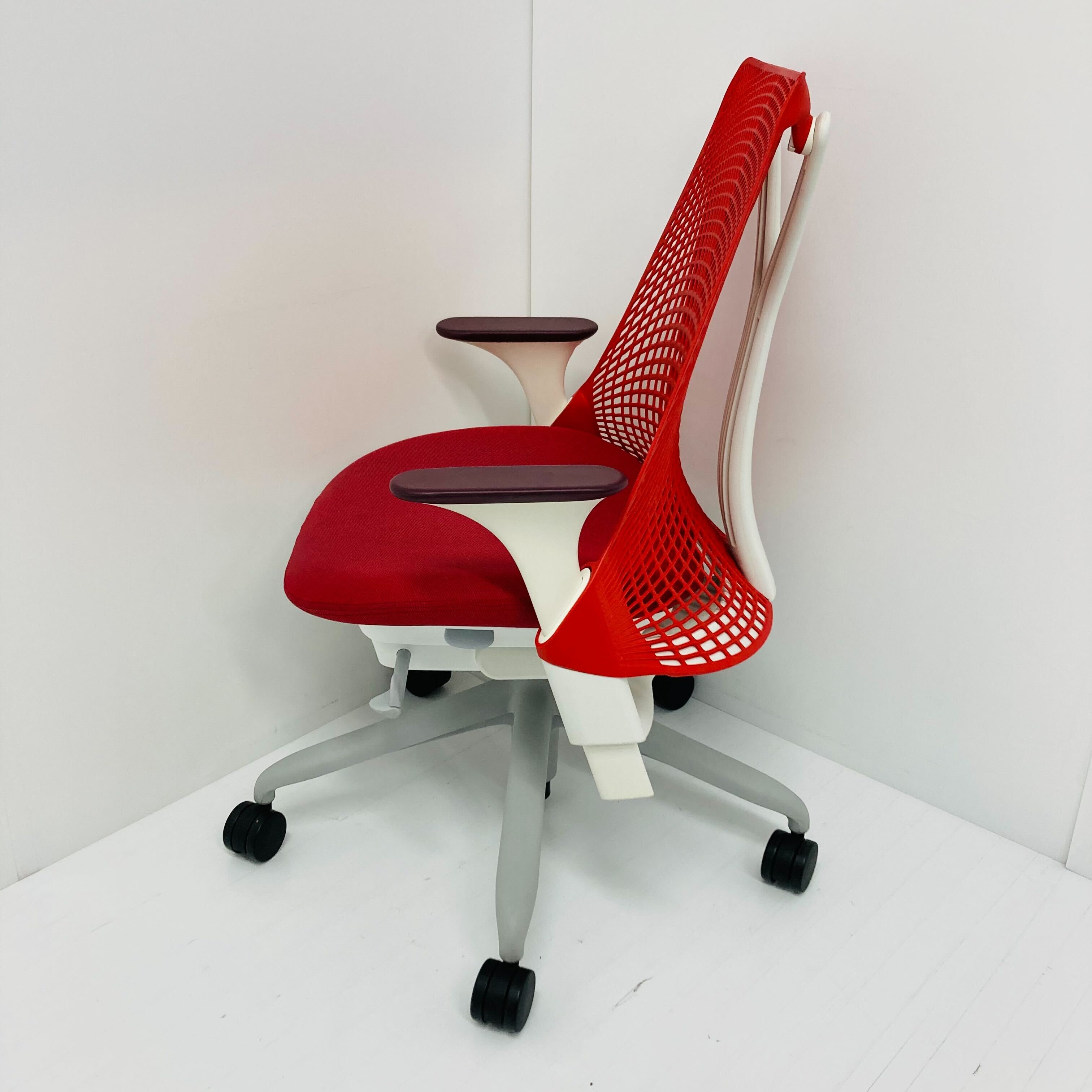 【中古S】SAYL Chair(セイルチェア) AS1YA23HAN265BBRO829112 / 可動肘（ボタン無し・パッドカラー：レッドタイプ）