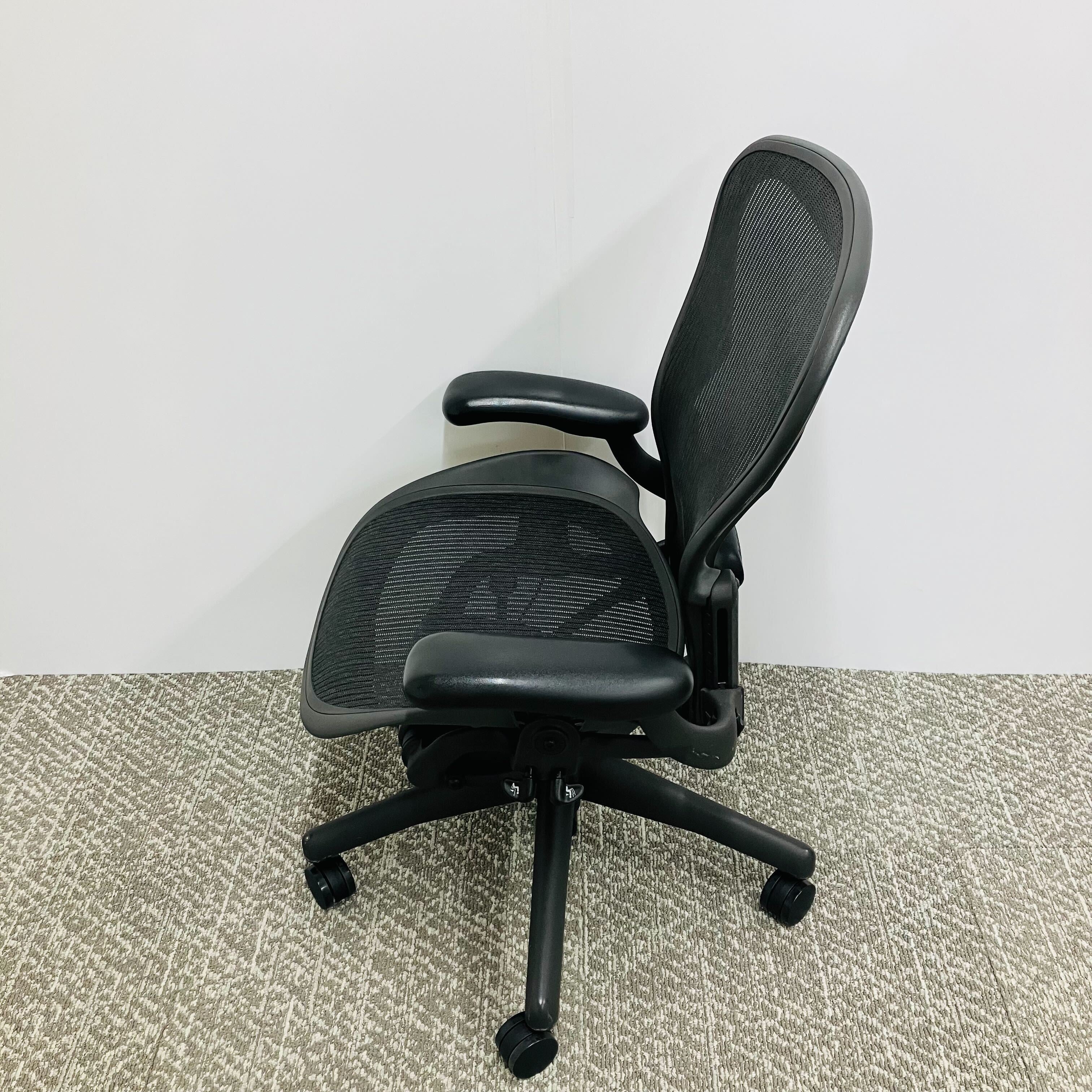 【中古A】Aeron Chair(アーロンチェア)クラシック AE123AWBAJG1BBBK3D01
