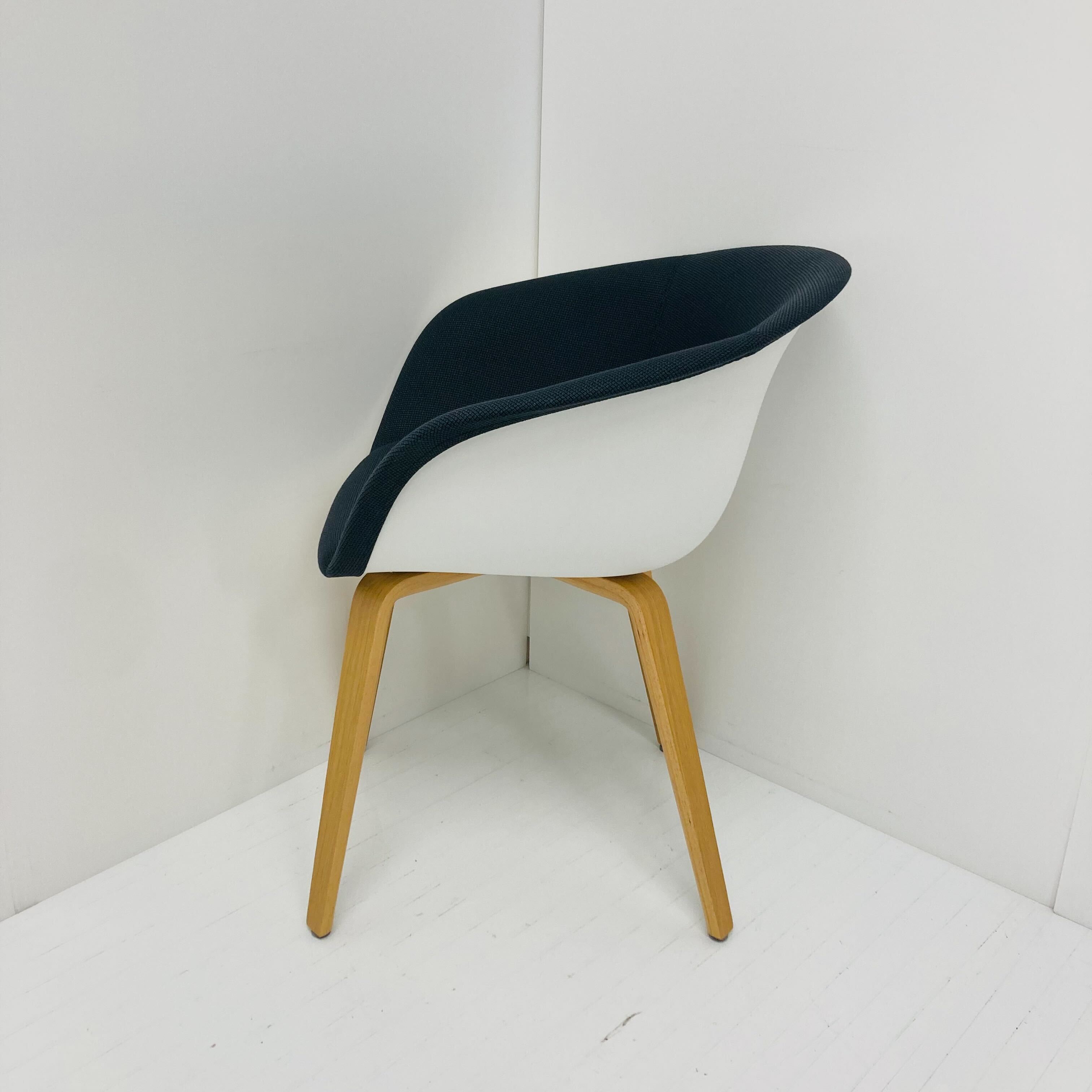 【中古S】Duna02(デュナ2)ミーティングチェア / ダークグレー系