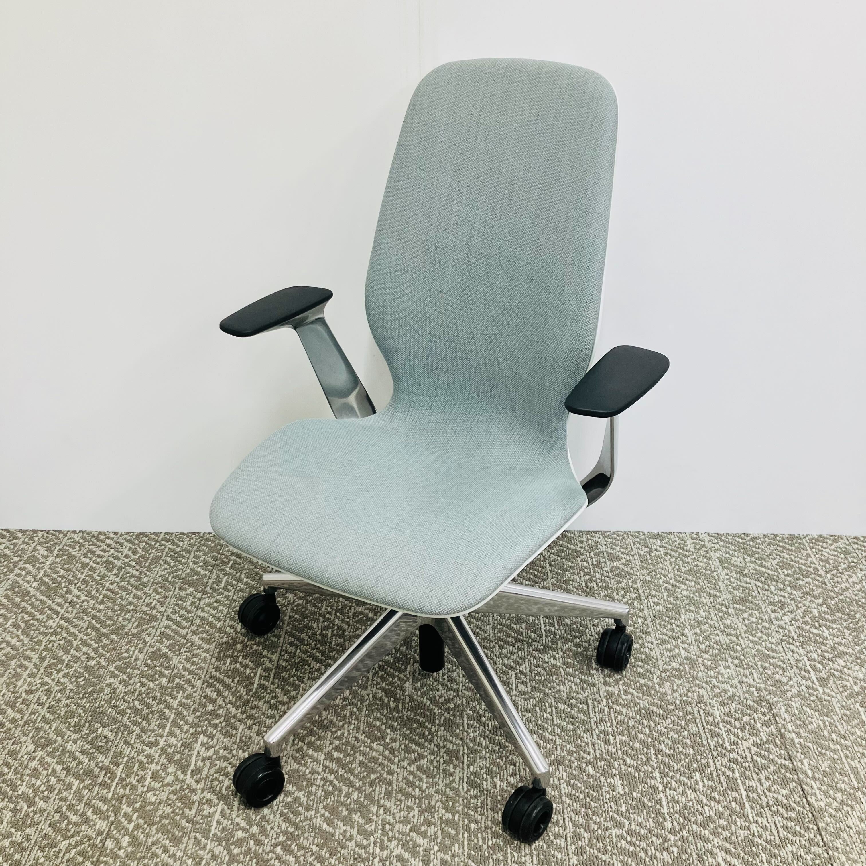 【新品未使用品】プラチナデータ スチールケース 中古】スチールケース(steelcase)のオフィス家具通販 - Kaggマルシェ
