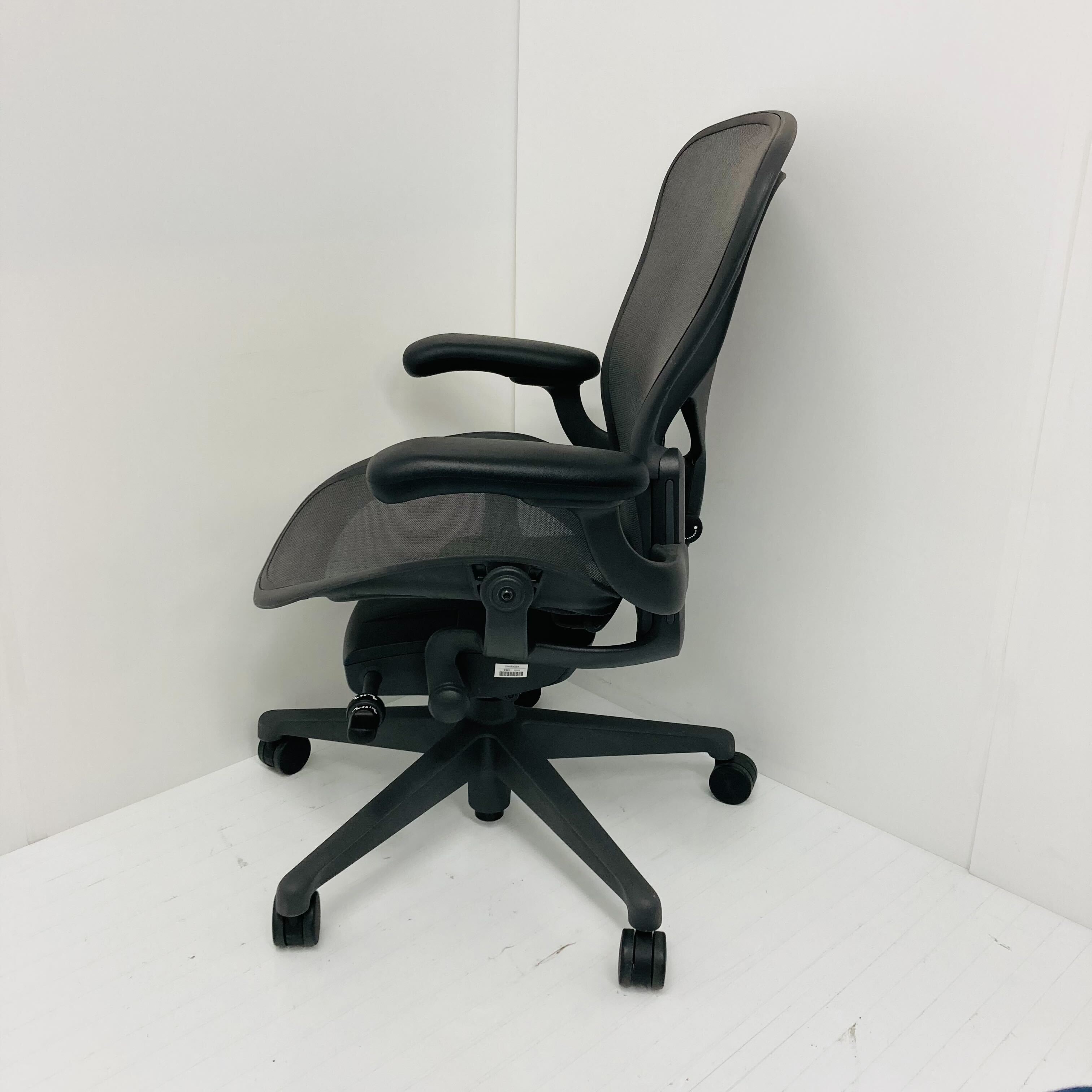 【中古A】Aeron Chair(アーロンチェア) リマスタード※固定肘※ AER1B23PW-ALPG1G1G1BBBK23103