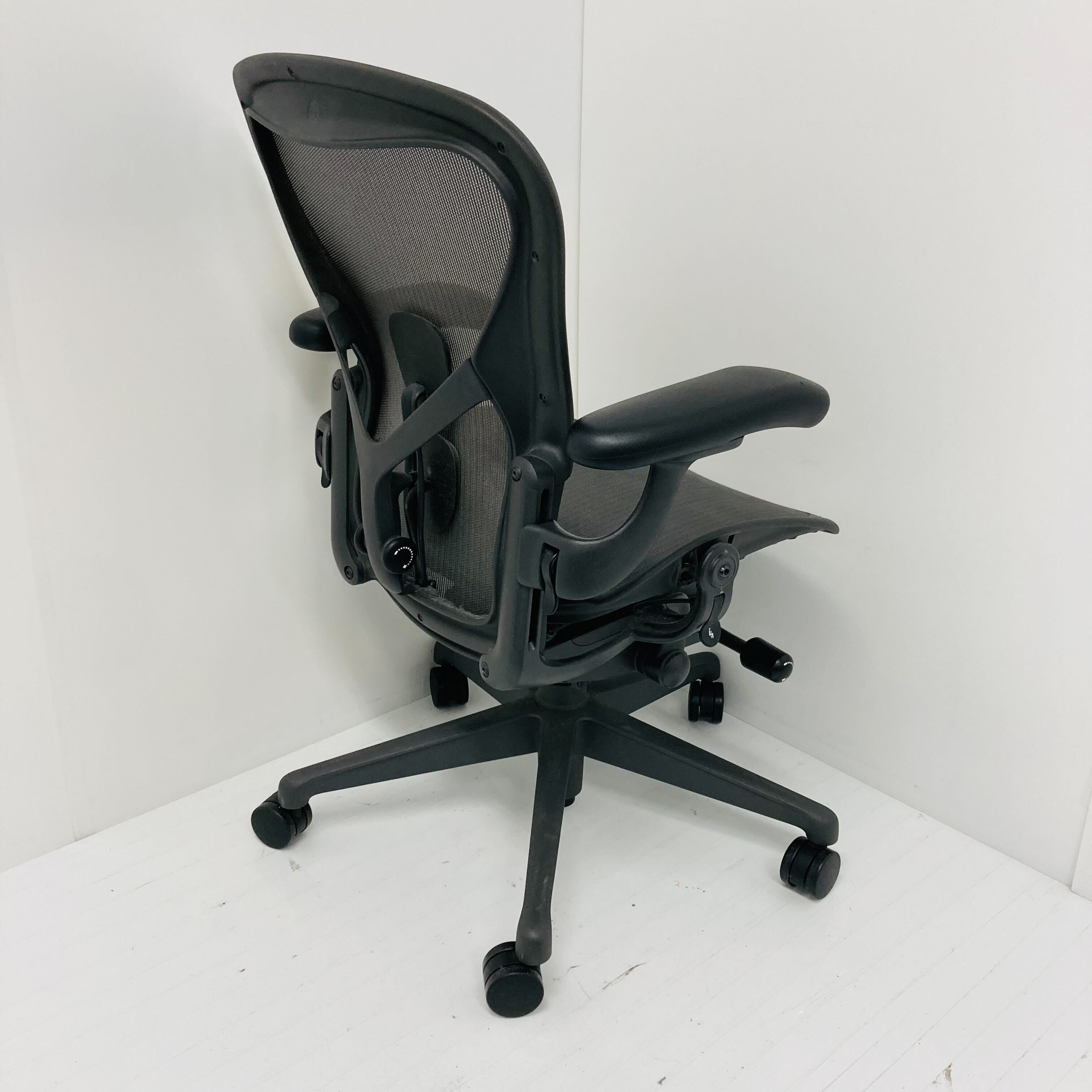 【中古 A(中古品)】Aeron Chair(アーロンチェア) AE123AWB AEI00039643 PJG1BBBK3D01 中古 A(中古品)】Aeron Chair(アーロンチェア) AE123AWB