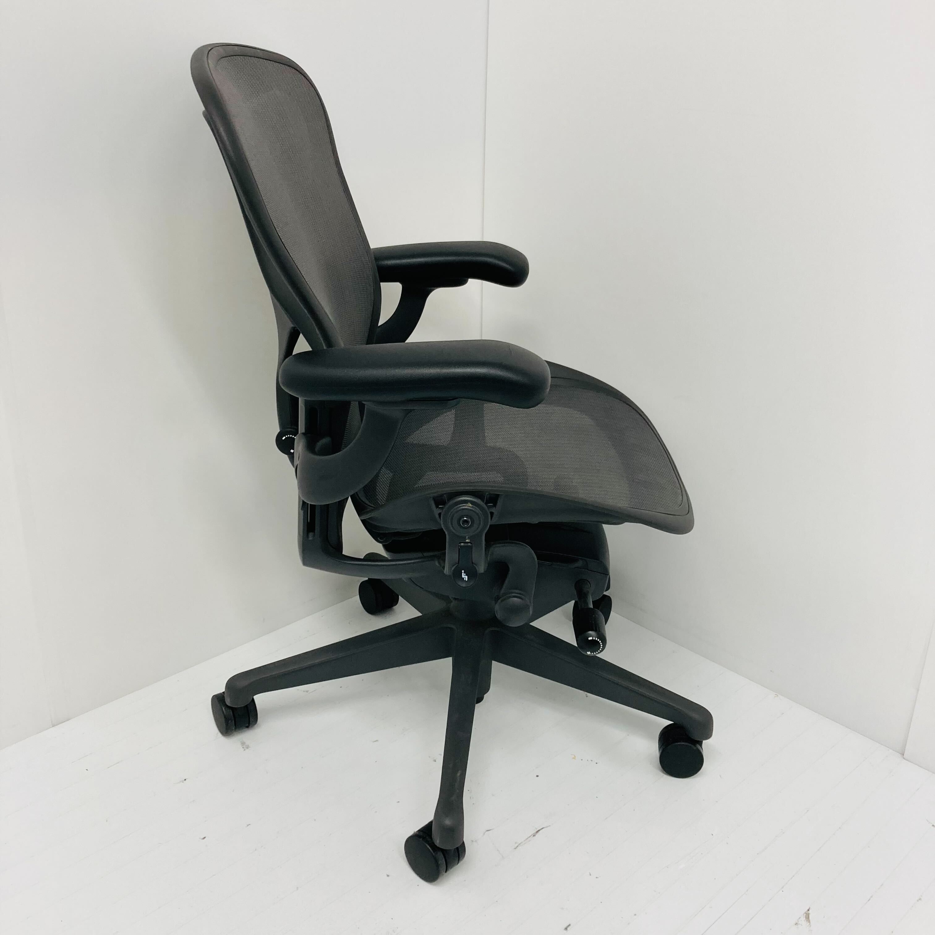 【中古 S(美品)】Aeron Chair(アーロンチェア) AER1B23DW ALPG1G1G1BBBK23103 中古 S(美品)】AER1B23DW ALPG1G1G1BBBK23103 | ハーマンミラー