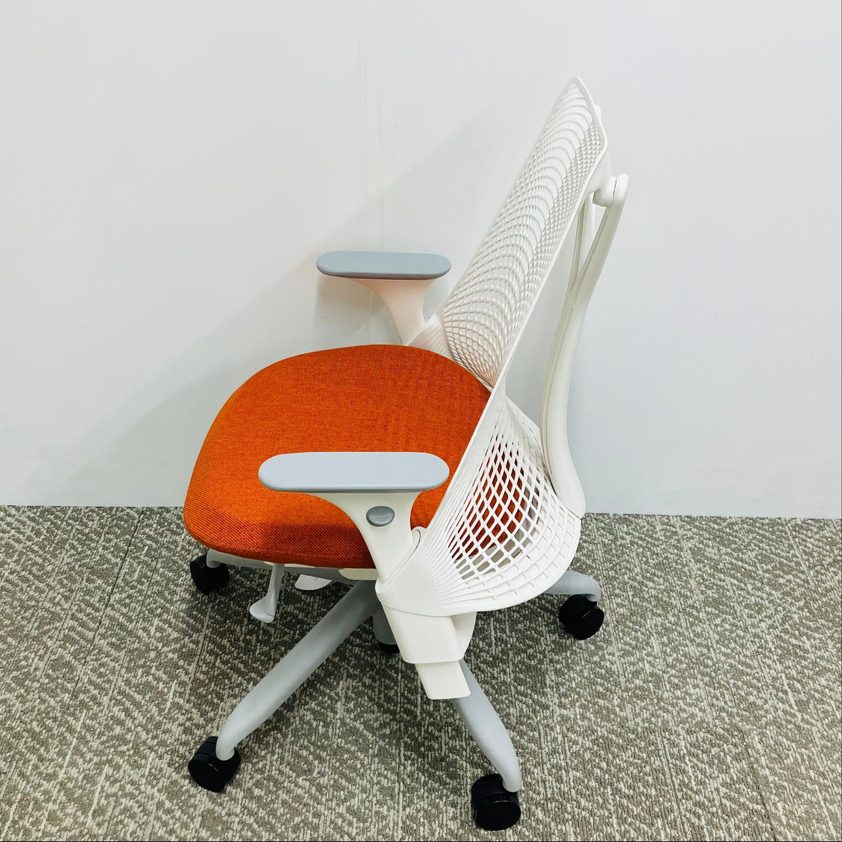 【展示品_2025年製】SAYL Chair(セイルチェア)［HermanMiller✕カリモク］