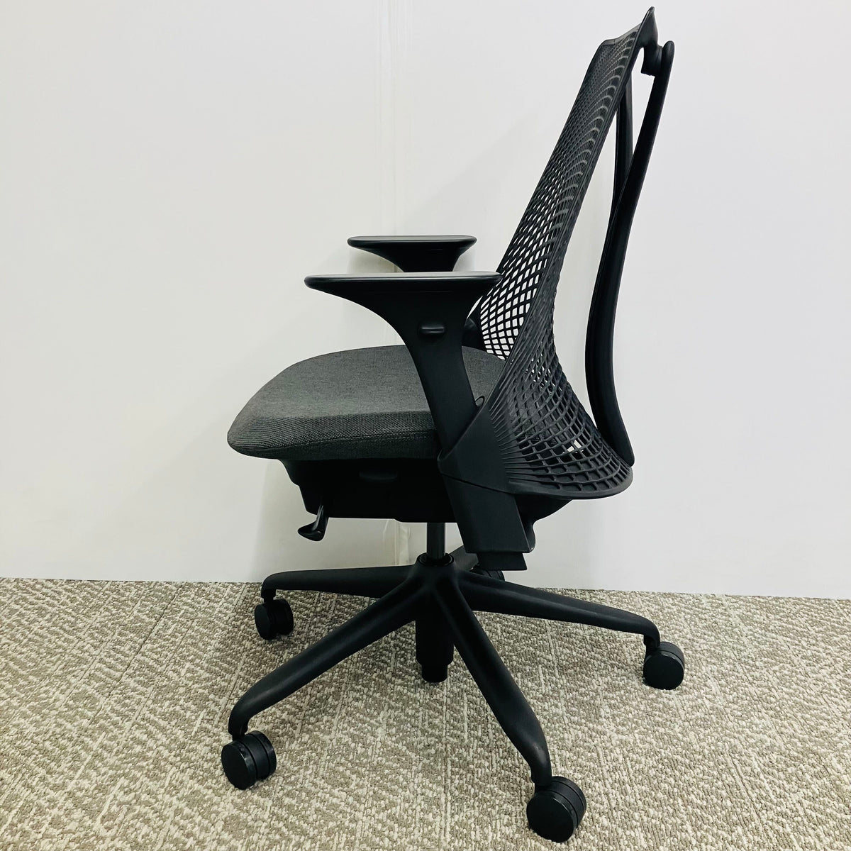 【展示品_2025年製】SAYL Chair(セイルチェア)［HermanMiller✕カリモク］