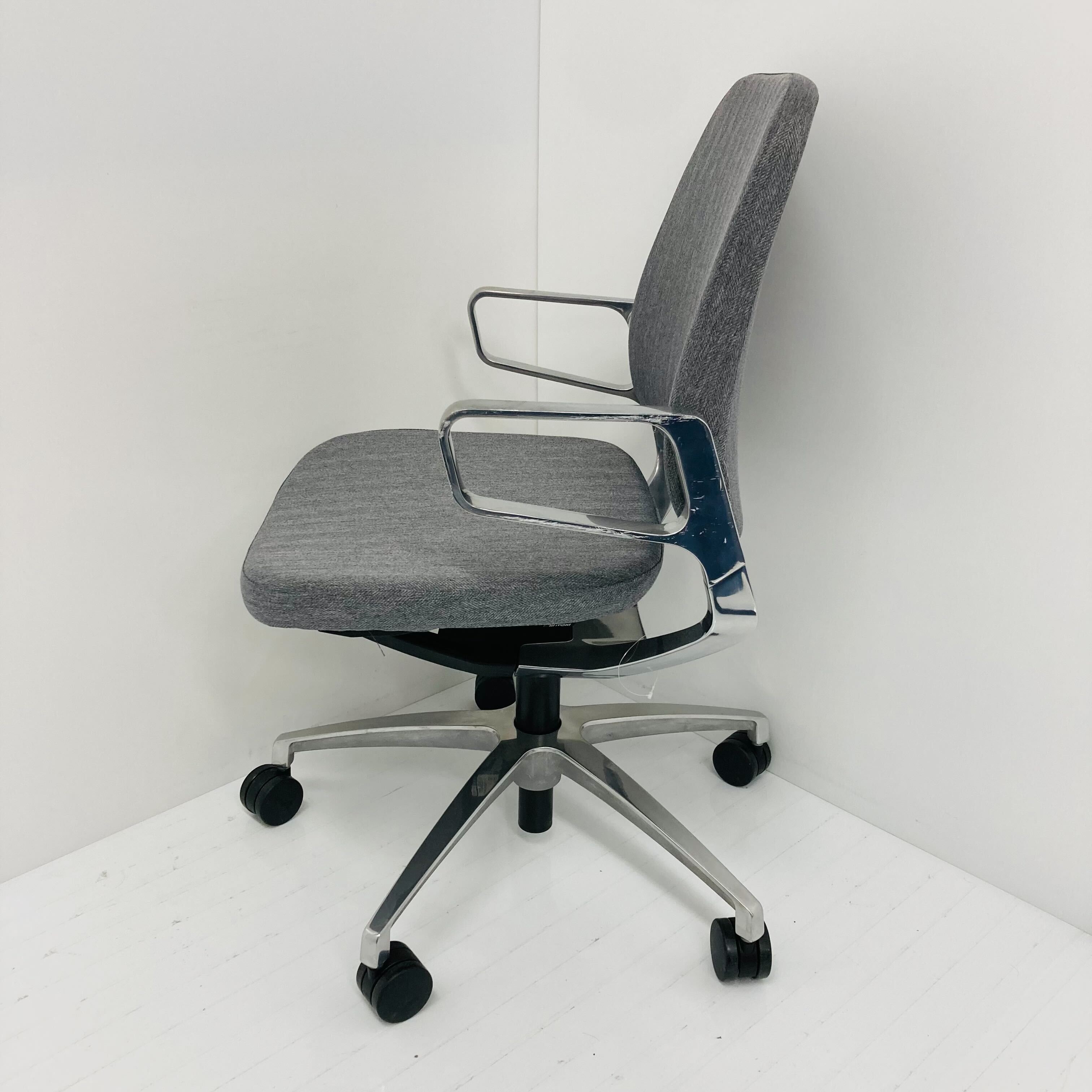 【中古A】levi(レヴィチェア) KG-525SB-Z9T3