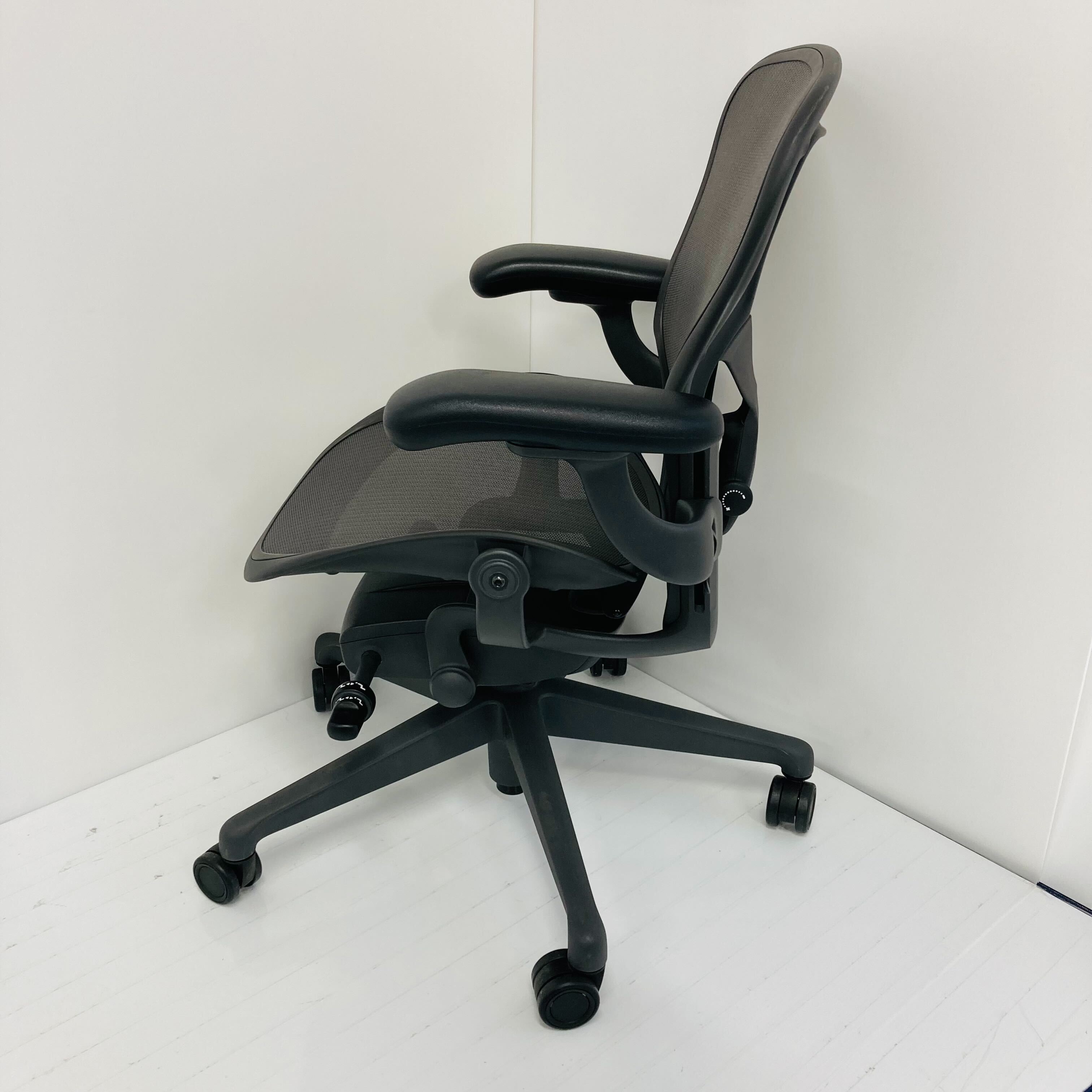【中古A】Aeron Chair(アーロンチェア) AER1A13DW ALPG1G1G1DC1BK23103