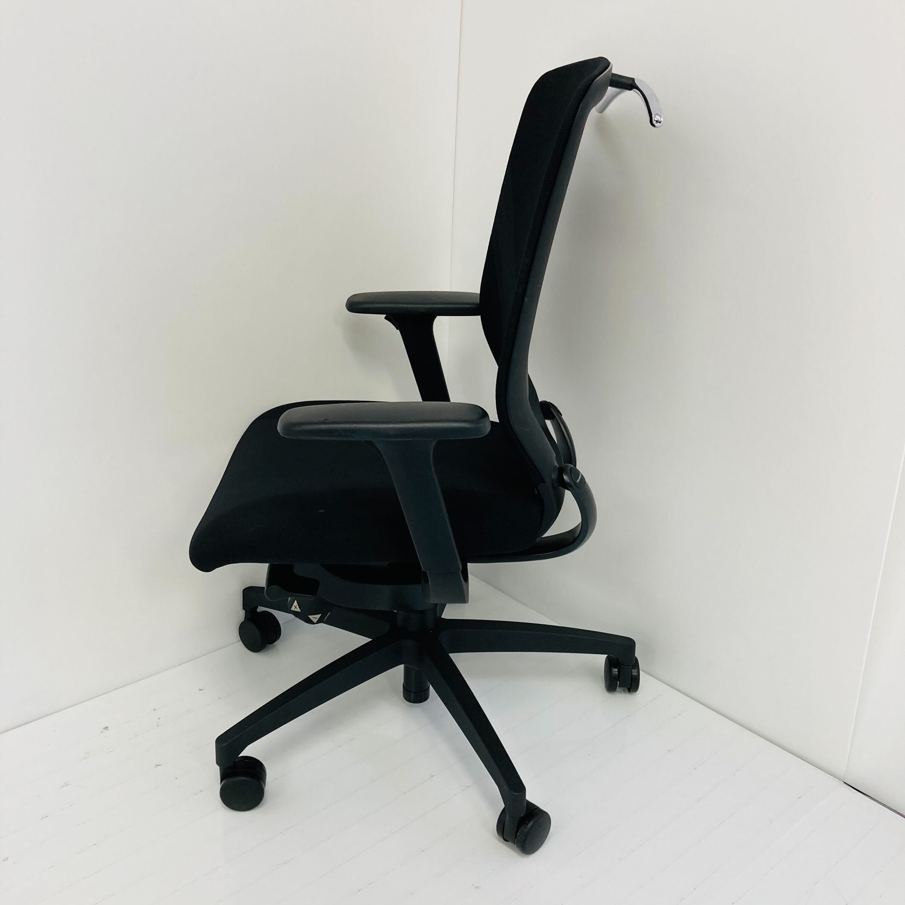【中古A】IN.(イン) /ブラック・ 可動肘