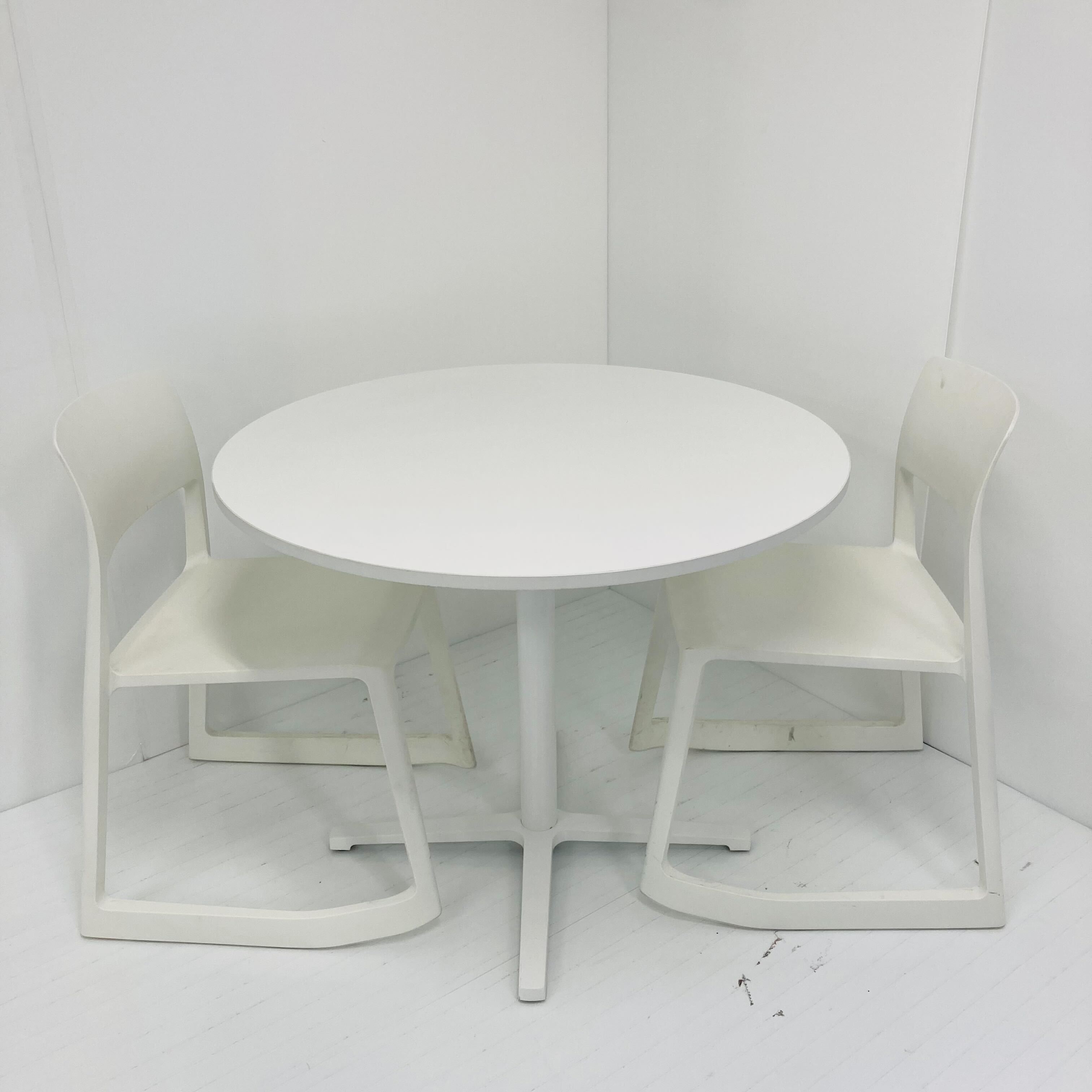 【2人用会議セット】カフェテーブル＋Tip Ton(ティプ トン)2脚