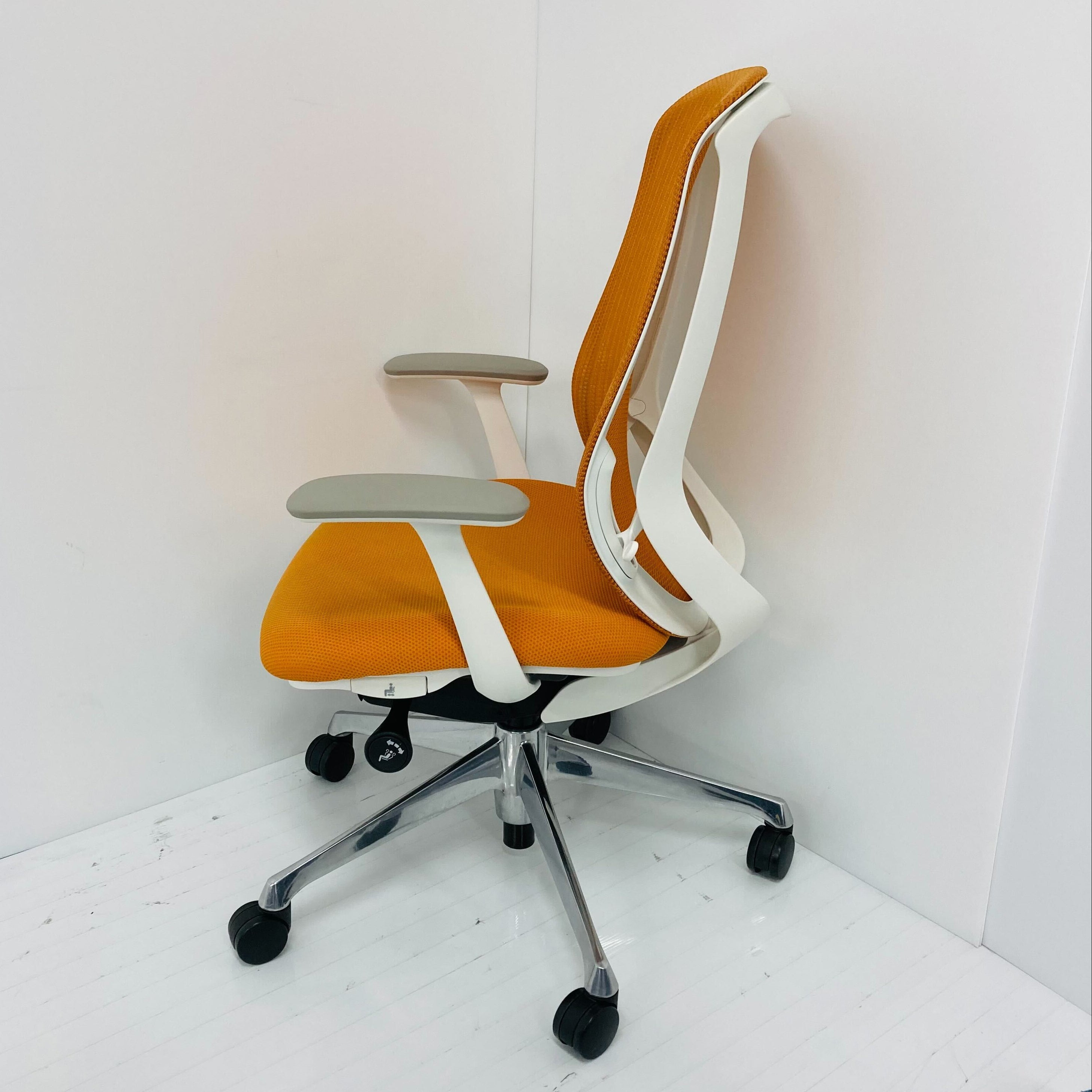 【中古S】Sylphy(シルフィー)C645BW-FMR8