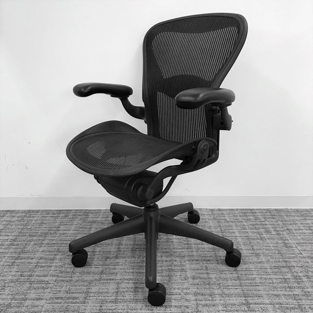 【中古A】Aeron Chair(アーロンチェア) AE111AWB AJG1BBBK3D01