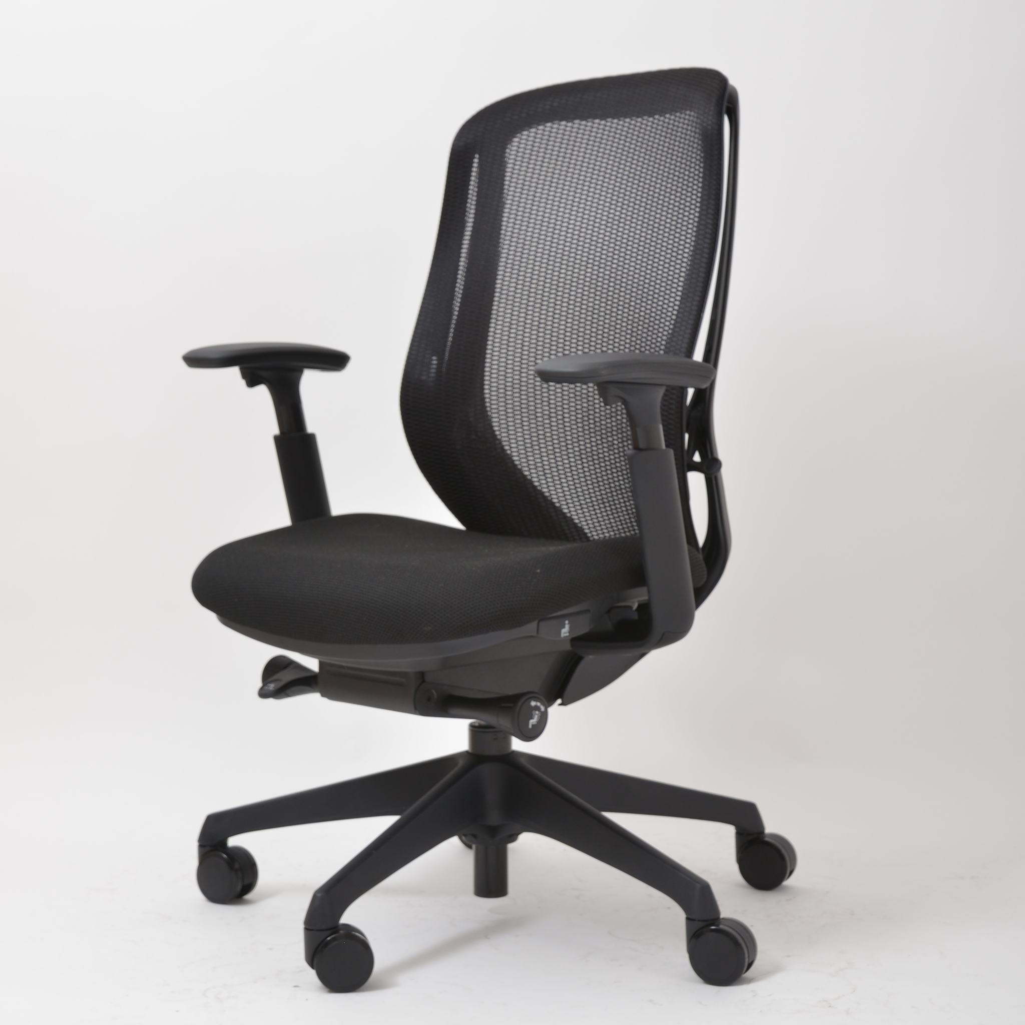 【中古 S(美品)】Sylphy(シルフィー) C685ZR-FMP1【＊使用期間：3ヶ月程度＊】 中古】C685ZR-FMP1 | オカムラ Sylphy オフィスチェア - Kagg