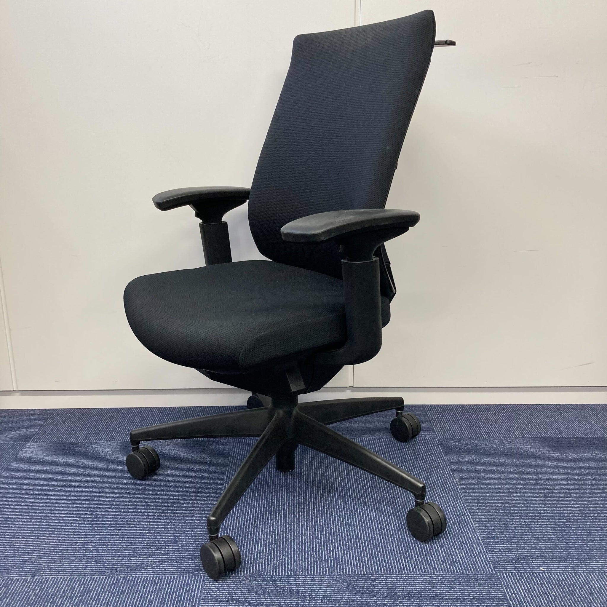 【中古 S(美品)】EMA(エマ)　ミーティングチェア / グレー系・ブラック脚 中古 S(美品)】相合家具 EMA(エマ) ミーティングチェア / グレー