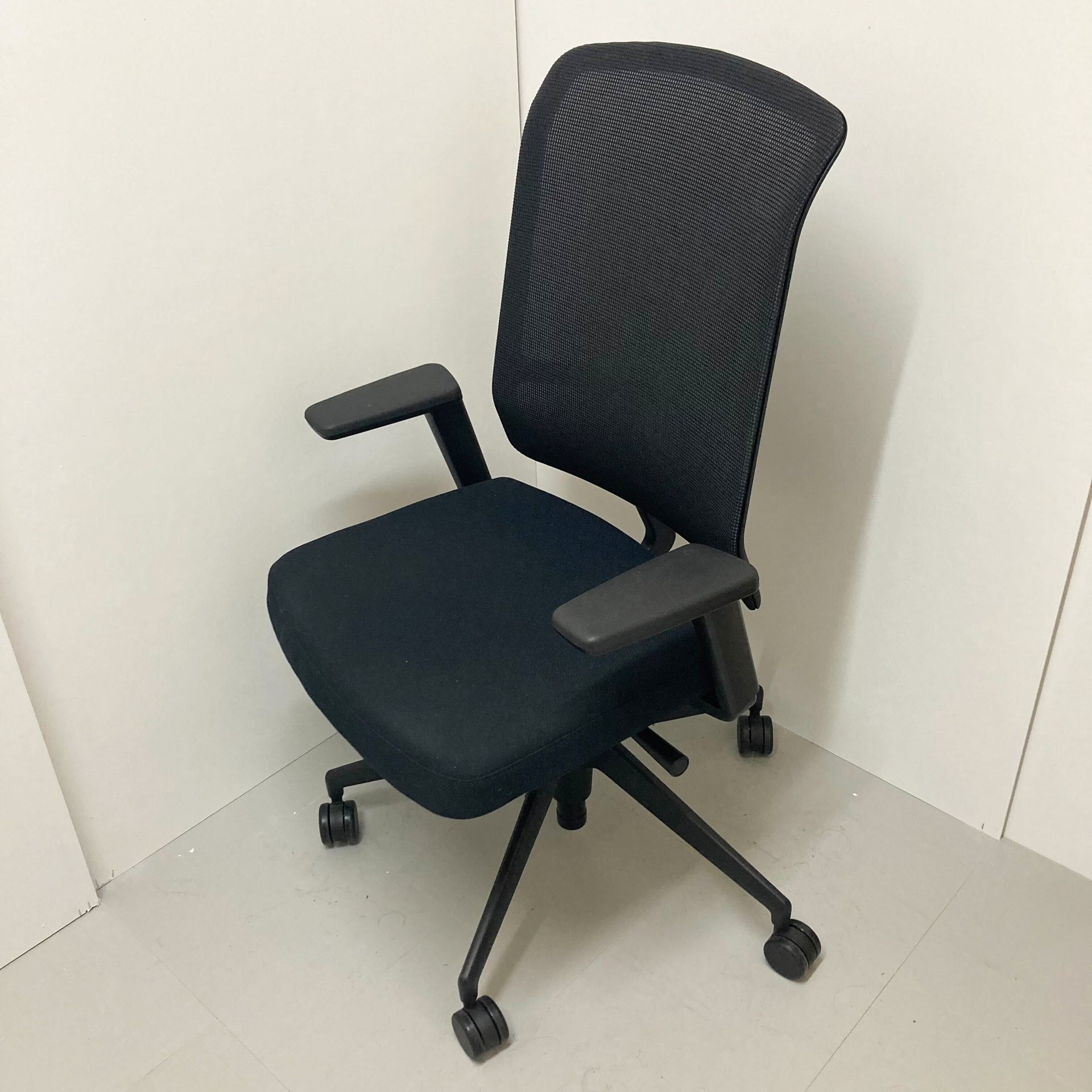 中古】417-050-11-31-21 | ヴィトラ AM Chair オフィスチェア - Kagg 