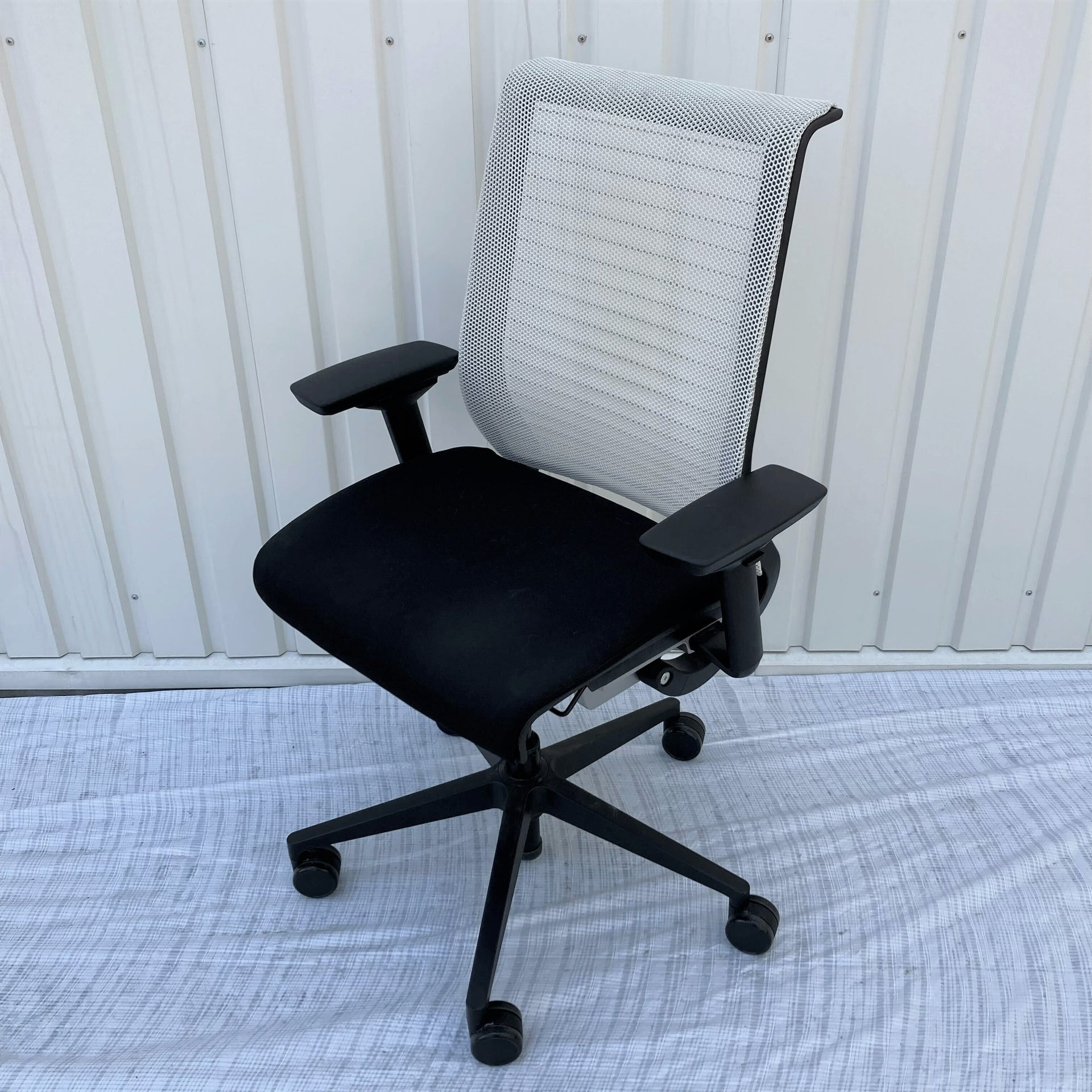 中古 B(訳あり品)】Think(シンク)チェア THK-13101 (3dニット  